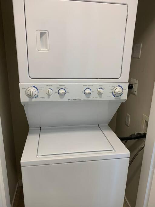 Downtown 3Br/2Ba+Views+Skytrain+Free Parking Apartman Vancouver Kültér fotó