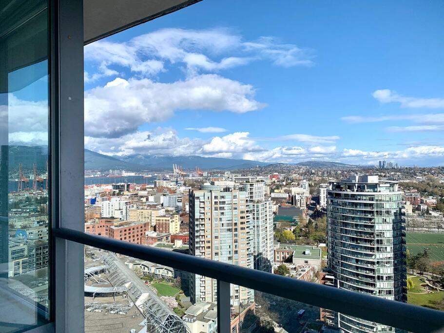 Downtown 3Br/2Ba+Views+Skytrain+Free Parking Apartman Vancouver Kültér fotó