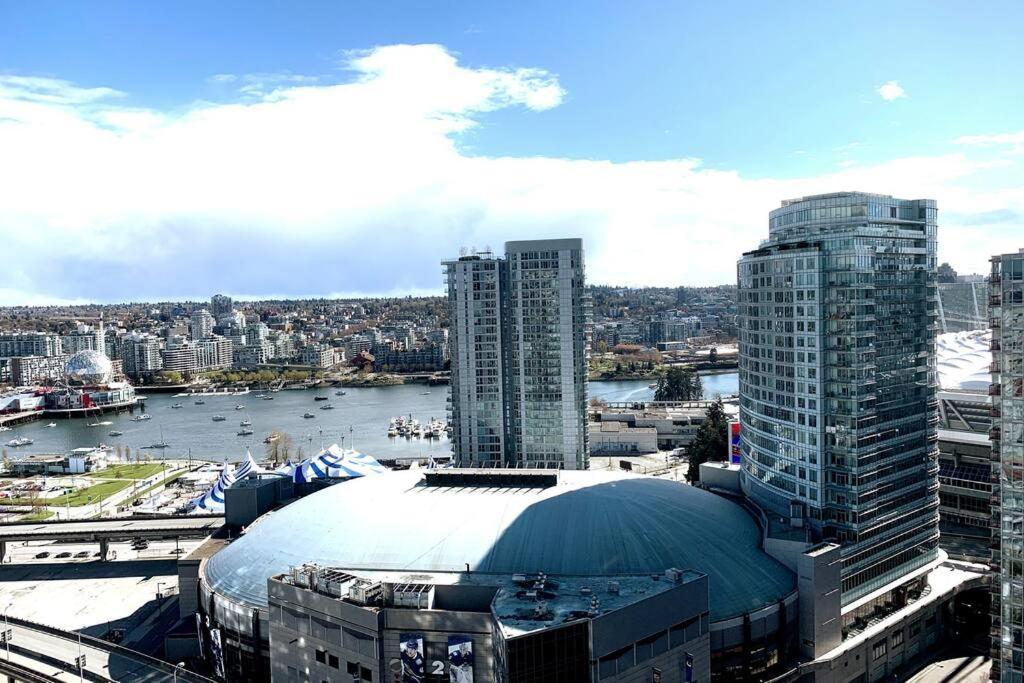 Downtown 3Br/2Ba+Views+Skytrain+Free Parking Apartman Vancouver Kültér fotó