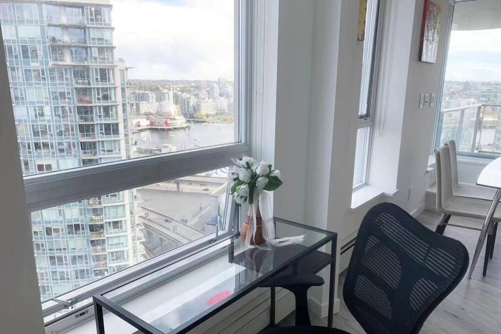 Downtown 3Br/2Ba+Views+Skytrain+Free Parking Apartman Vancouver Kültér fotó