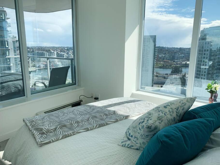 Downtown 3Br/2Ba+Views+Skytrain+Free Parking Apartman Vancouver Kültér fotó